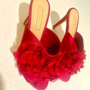 Chic & trendy new plum Antonio Melani heels…